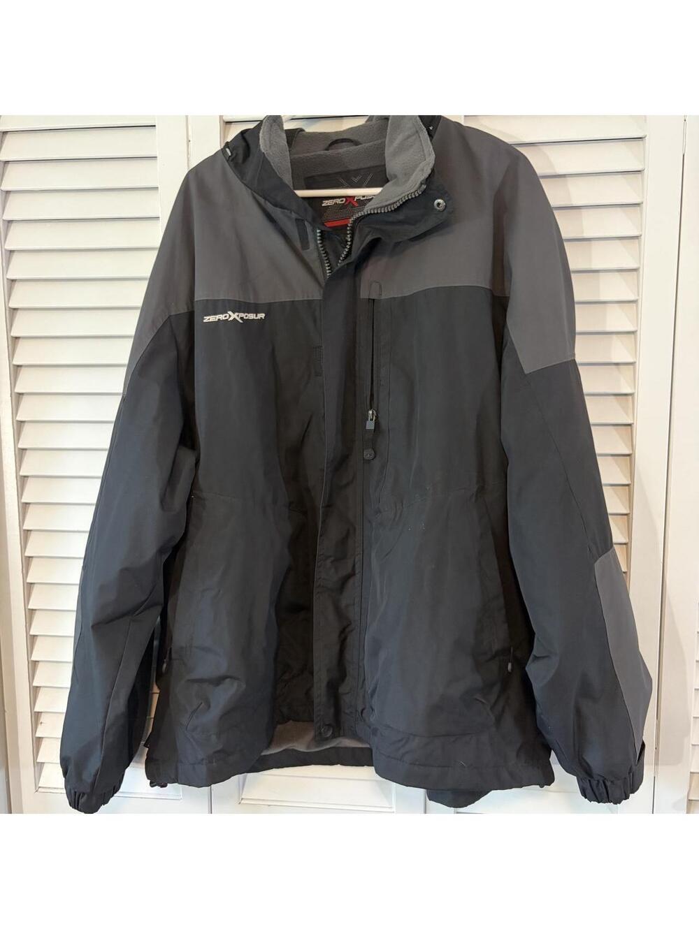 ZeroXposur Men's Black Winter sports Jacket